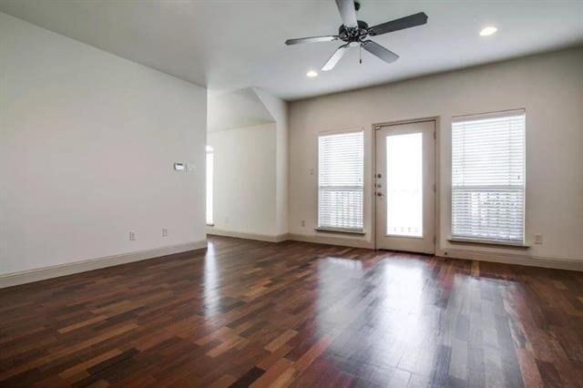 Building Photo - 3237 S University Dr