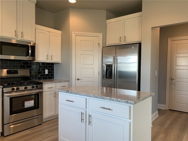 Foto del edificio - 5913 SW Gentle Winds Rd