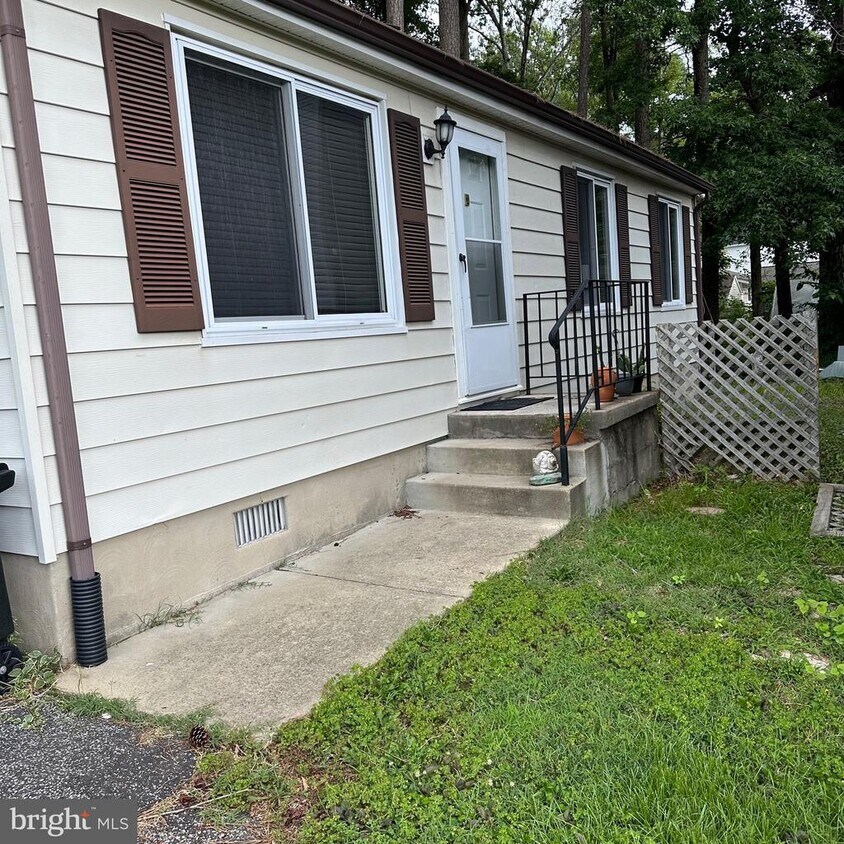 Foto principal - 7017 Albany Ave