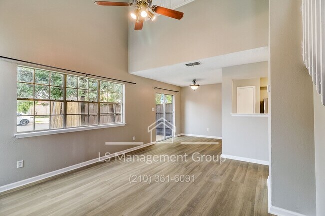 Foto del edificio - 7523 Oak Chase