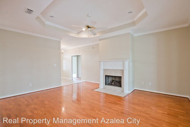 Foto del edificio - 585 Briar Ct N