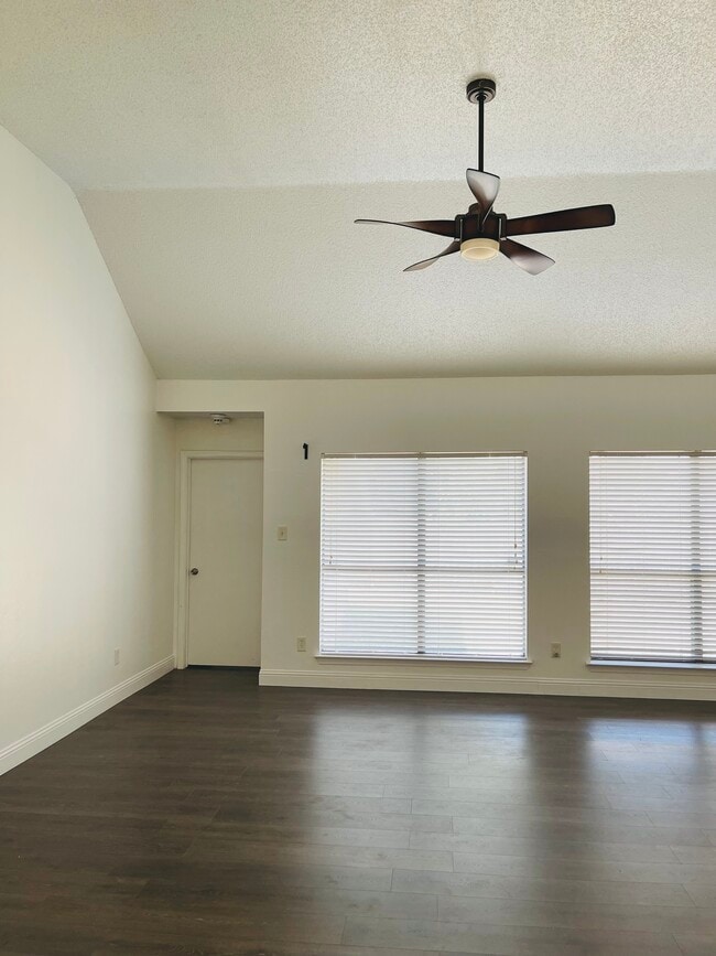 Building Photo - 1232 Castleman Dr