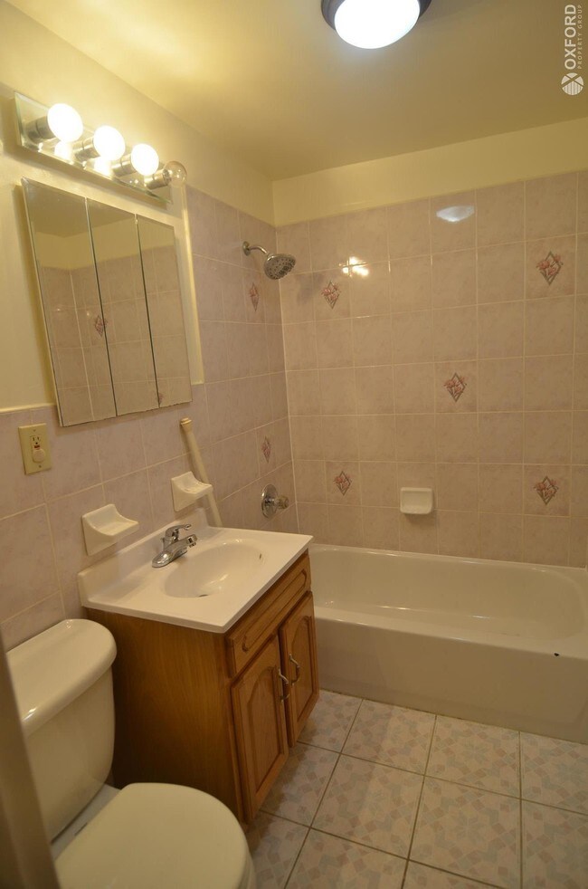 Foto del edificio - 2 bedroom in Brooklyn NY 11221