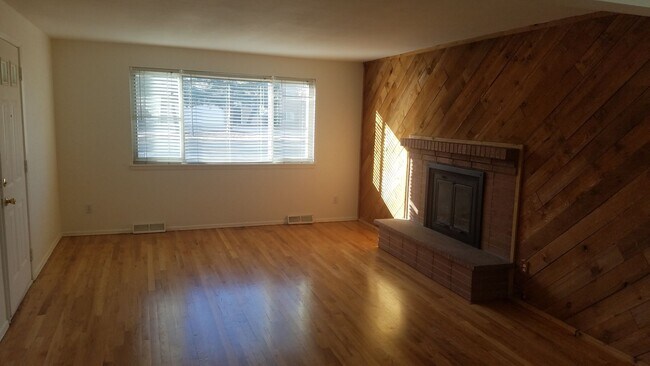 Foto del edificio - CHES3705