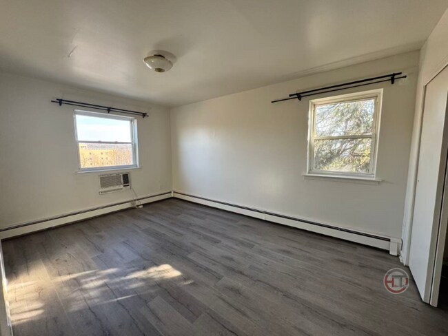 Foto del edificio - 5626 Sylvan Ave