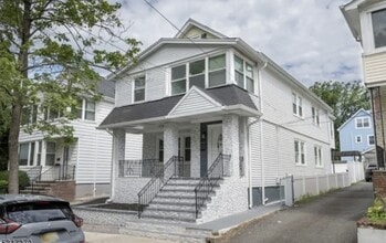 Building Photo - 40 Warman St