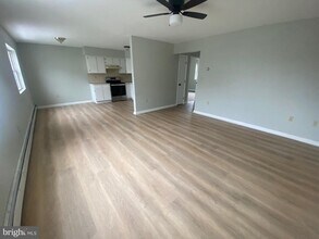 Building Photo - 130 Mortimer St