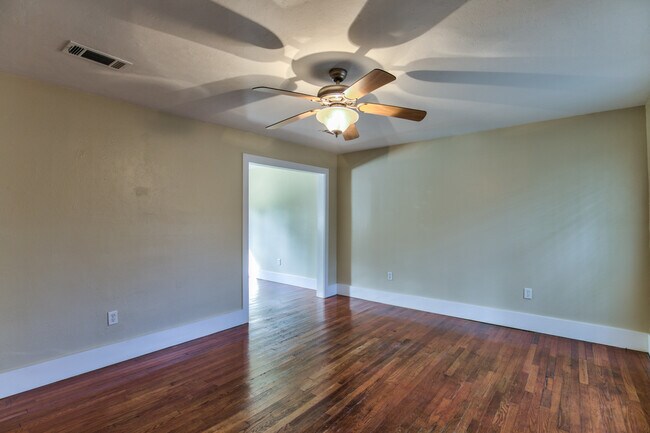 Foto del edificio - 2002