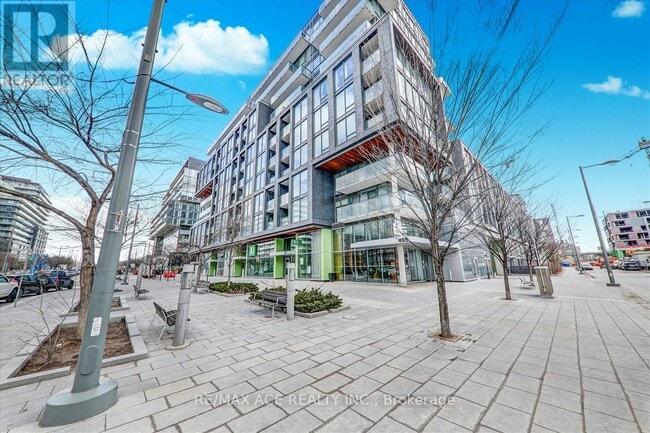 Photo du bâtiment - 455-S455 Front St E