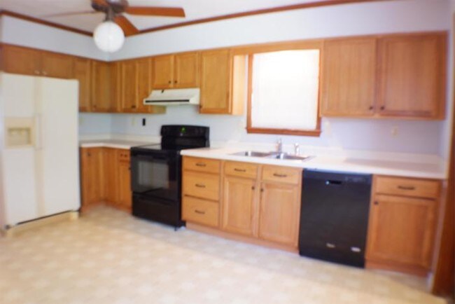 Building Photo - 2696 Richwood St
