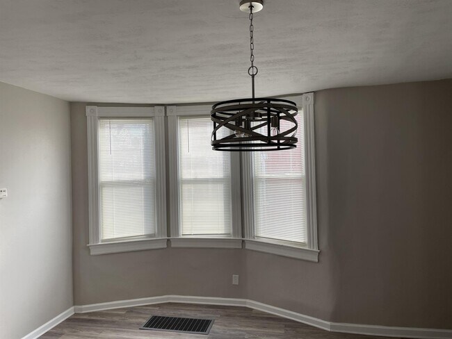 Building Photo - 1425 Rutherford Ave