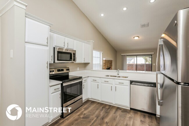 Building Photo - 616 Charing Cross Ct