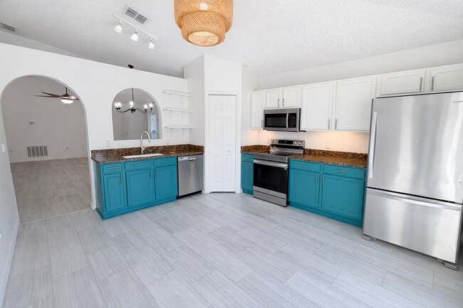 Foto del edificio - Updated 3-Bedroom Home for Rent – West Jacksonville