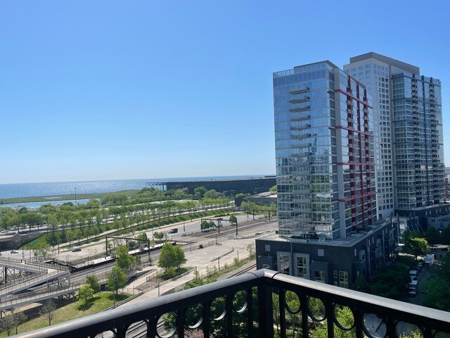 Foto del edificio - 1717 S Prairie Ave
