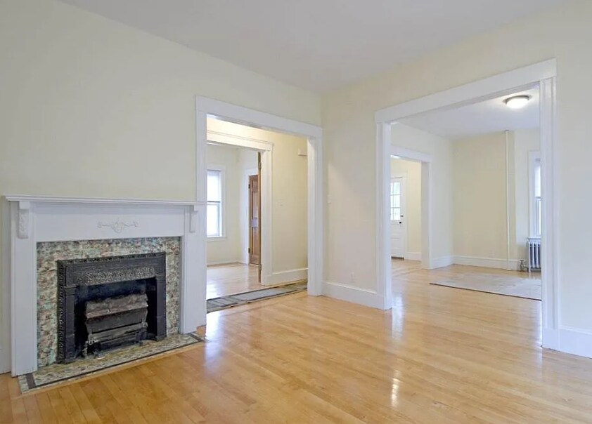 Foto principal - 159 Parsons St