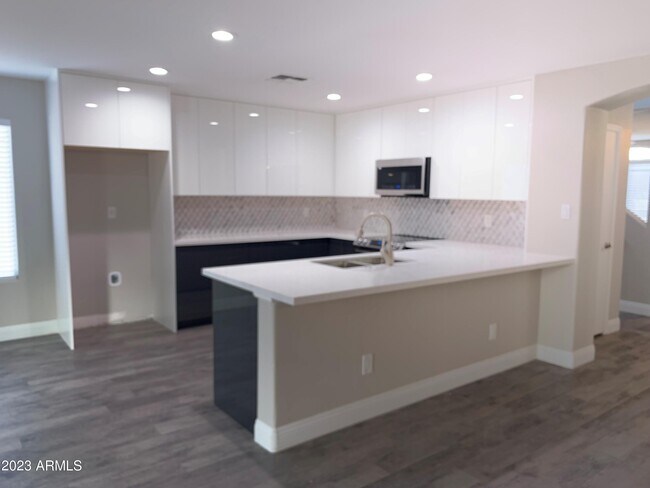 Building Photo - 236 N 152nd Dr