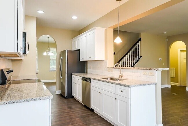 Building Photo - 65 Crest Cir