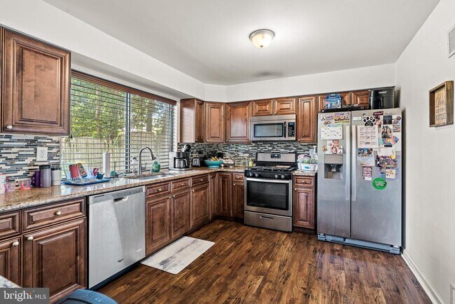 Building Photo - 6 Goshawk Ct