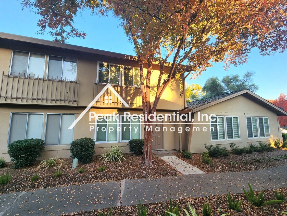Foto principal - 2 br, 1.5 bath House - 8611 La Riviera Dr #C