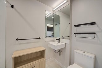 Interior Photo - 145 Leavenworth St