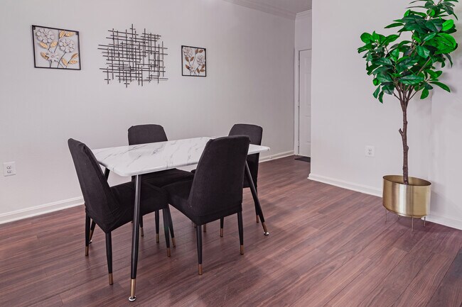 Foto del edificio - 8148 Amethyst Dr