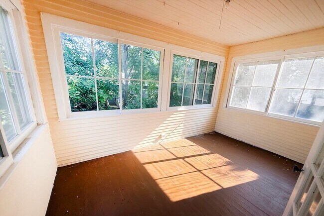 Interior Photo - Lansing Tower Apartments