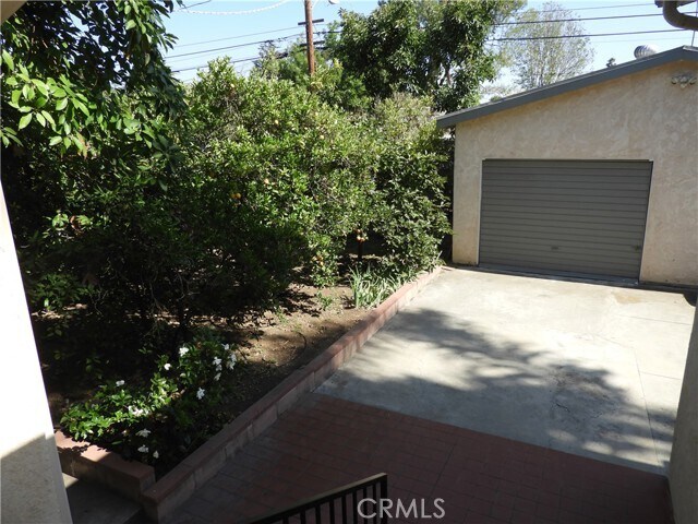 Building Photo - 1554 Las Lunas St