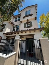 Building Photo - 686 S Euclid St