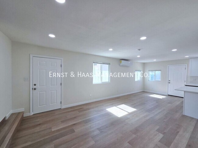 Foto del edificio - 8142 California St