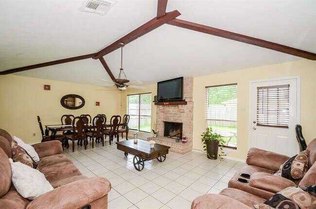 Foto del edificio - 13107 Northfleet Dr