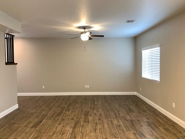 Foto del edificio - Spacious 3-Bedroom Townhome in Black Hawk ...