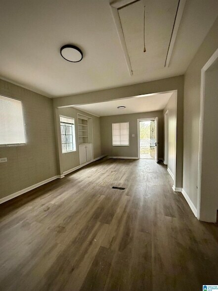 Building Photo - 628 Heflin Ave E