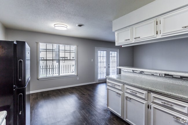 4 BR, 2.5 BA - 1800 SF - Kitchen - Emerald Square Apartments