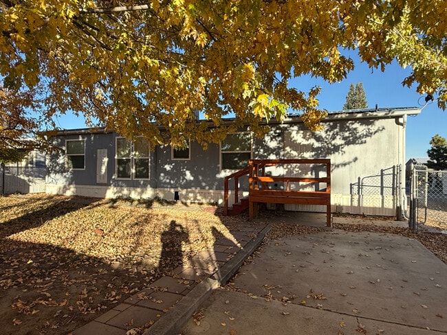 Building Photo - 605 N Executive Dr