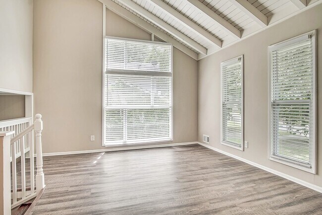 Foto del edificio - 6695 Buckhurst Trl