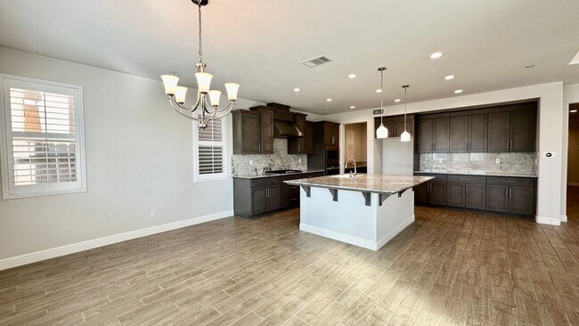 Building Photo - $3,200 Shepherd & Locan 5 Bedroom, Solar -...