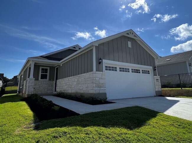 Foto del edificio - 106 Clay Hl St