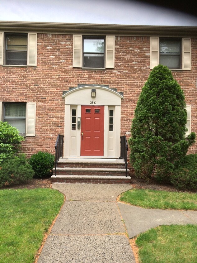 Primary Photo - 38C Sandra Cir