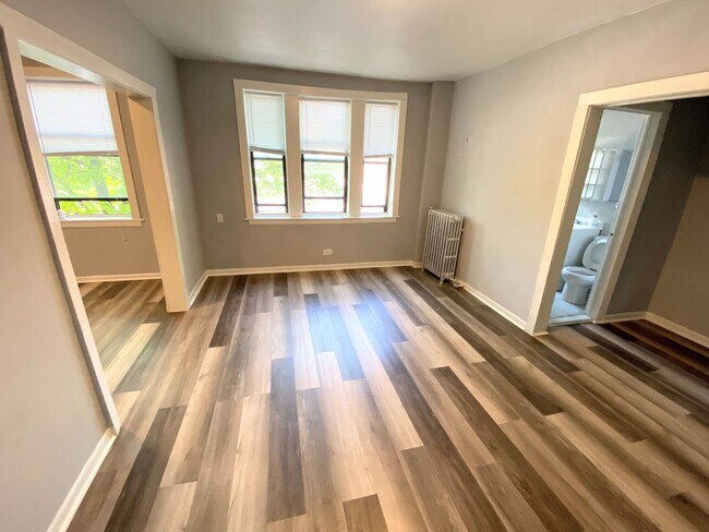 Foto del edificio - 839 W Sheridan Rd