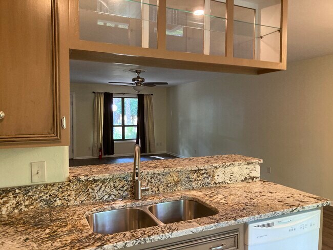 Kitchen - 185 Eagle Peak Cir