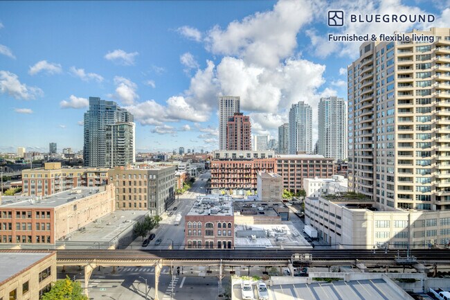 Foto del edificio - 165 N Desplaines St