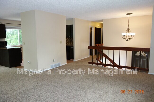 Building Photo - 1185 Applewood Dr