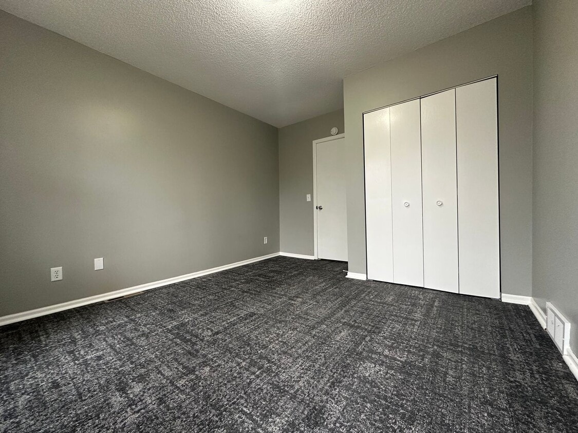 Foto del edificio - 761 Englewood Ave