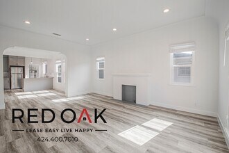 Building Photo - 330 N Genesee Ave