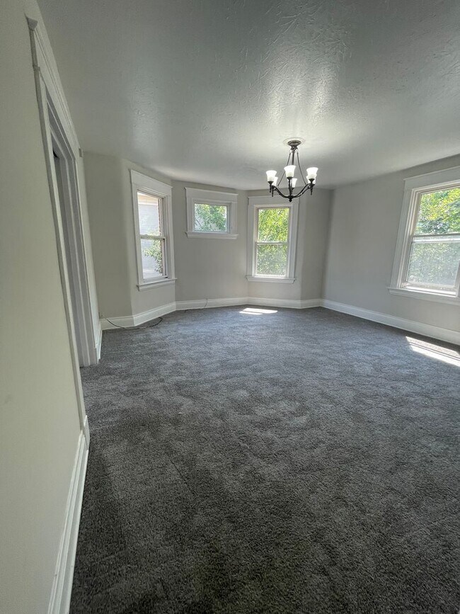 Building Photo - 3727 Herbert Ave