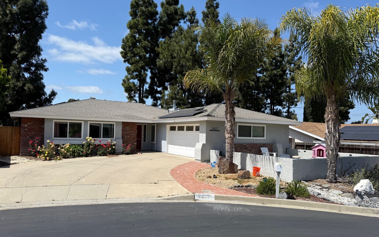 Foto principal - 5407 Rocking Horse Ln