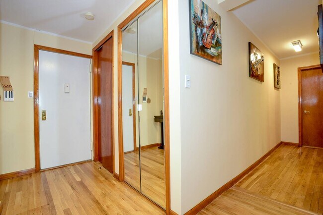 Foto del edificio - 2785 Ocean Pkwy