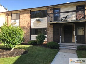 Building Photo - 819 Cricket Ln