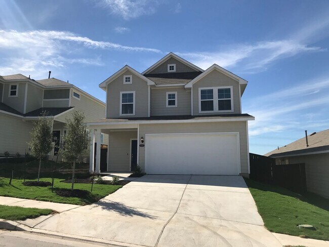 Building Photo - 5 BR + Office /2.5 BA - 2637 SF - Cloverleaf in SOUTH AUSTIN!