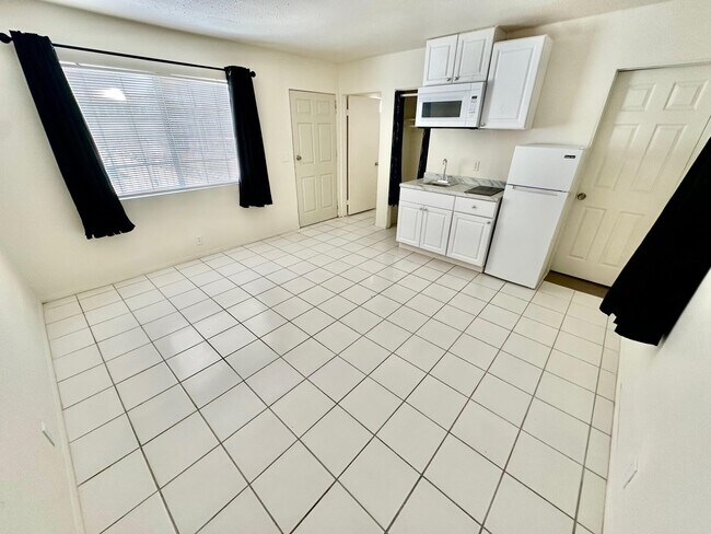 Foto del edificio - 11330 Palm Dr